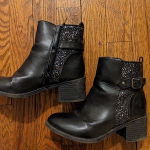 Girls Black Glitter Boots